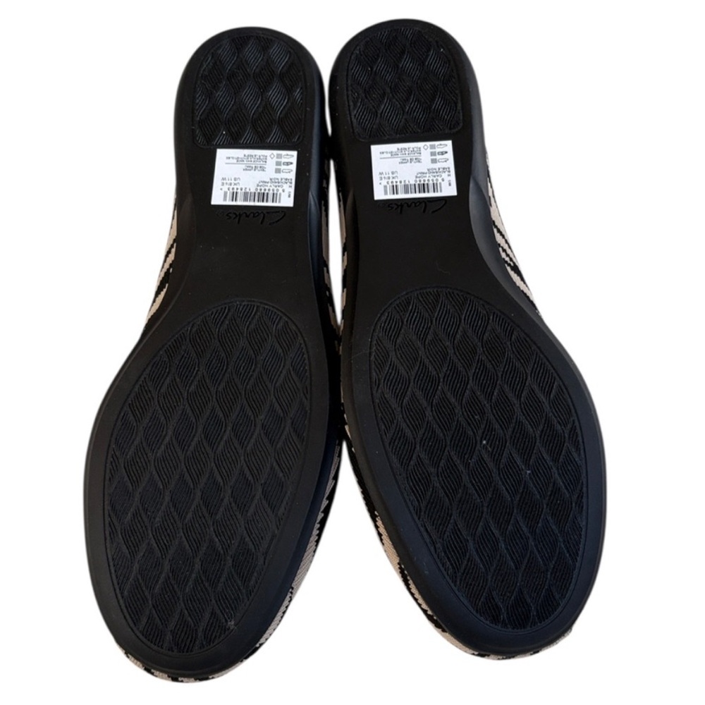 Like New Clarks Carly Hope Knit Flats Animal Print Black Cream Size 11 Wide - Picture 7 of 7